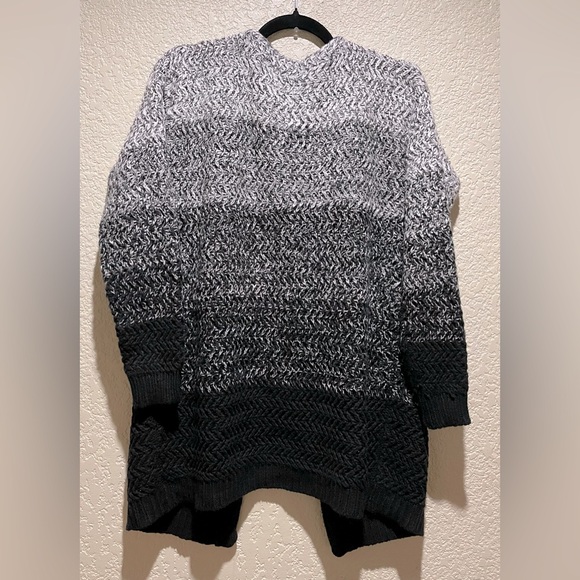 Hot & Delicous Open Knit Long Sweater Cardigan Ombre White Black, Sizes M/L - Picture 3 of 8